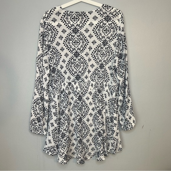 LANE BRYANT White Navy Tunic Top Hi Low Hem Long Sleeve V Neck Button Up Sz 14 - Picture 10 of 10